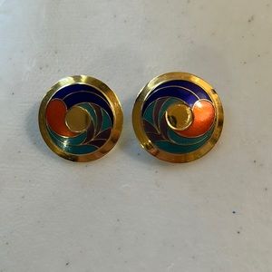 Vtg Samuel Huang Gold Circular Disc Earrings W/Enamel Design